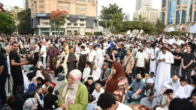 اختلاط السيدات بالرجال في صلاة العيد بمسجد مصطفى محمود يثير الجدل