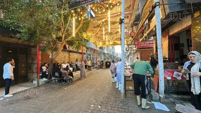 المضحون يتوافدون على الجزارين لذبح الأضاحي بعد صلاة العيد