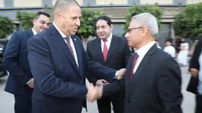 محافظ بني سويف يؤدي صلاة عيد الأضحى بساحة عمر بن عبد العزيز ويُهنئ الأهالي