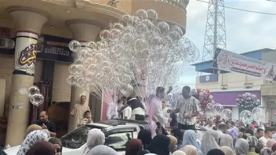 إقبال كبير من أطفال البحيرة على شراء البالونات في عيد الأضحى