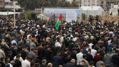 أهالي غزة يصلون عيد الأضحى على أنقاض المساجد المدمرة