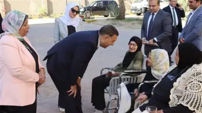 محافظ القليوبية يشارك نزيلات دار رعاية المسنين فرحة عيد الأضحى