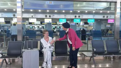 مطار القاهرة يحتفل بعيد الأضحى مع المسافرين وسط أجواء احتفالية