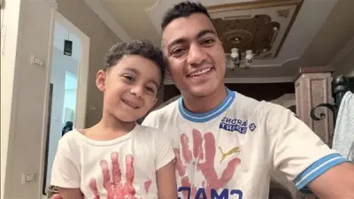 مصطفى محمد يحتفل مع نجله بعيد الأضحى بلمسة خاصة وكف من الدماء