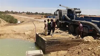 رئيس مياه القناة يتابع إصلاح كسر خط طرد محطة أبو عارف بالسويس