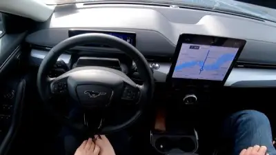 فورد تطلق نظام بلو كروز للقيادة دون استخدام اليدين في سياراتها الكهربائية