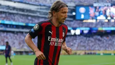 مفاجأة بشأن اعتزال مودريتش بعد رحيل أليجري عن ميلان