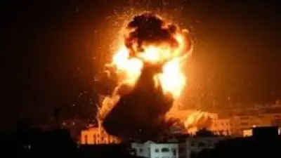 ثلاثة انفجارات تهز مدينة بندر عباس جنوب إيران في حادثة غامضة