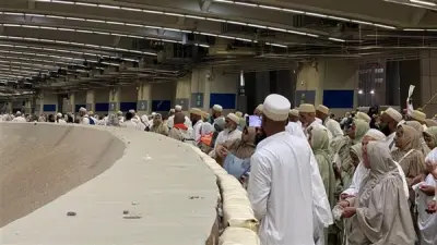 حجاج الجمعيات الأهلية يواصلون رمي الجمرات بأول أيام التشريق وسط إجراءات محكمة