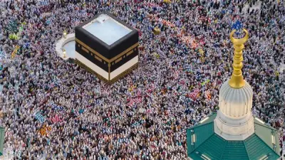 مشاهد توثق أداء ضيوف الرحمن مناسك الحج في اليوم الحادي عشر من ذي الحجة