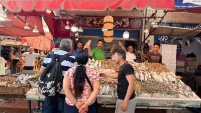 أجواء السمسمية والبهجة تغمر سوق السمك الحضاري ببورسعيد في عيد الأضحى