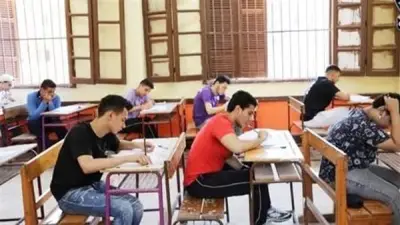 التعليم تحذر طلاب الثانوية: استخدام القلم الأزرق فقط في البابل شيت