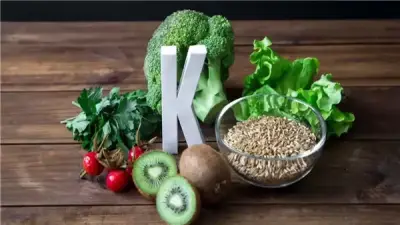 أخصائي تغذية يكشف أهمية فيتامين K ومخاطر نقصه على الجسم