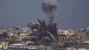 استشهاد 10 أشخاص في غارات إسرائيلية على لبنان السبت