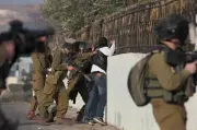 قوات الاحتلال تشن حملة اعتقالات واسعة بالضفة وتعتقل 15 مواطنا
