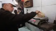تحرير 16 محضر مخالفات تموينية ضد مخابز في حملات بالغربية