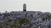 1.7 مليون حاج ينفرون إلى مزدلفة بعد وقوف عرفة في أجواء إيمانية