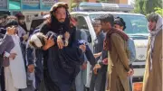 مقتل 18 شخصًا بينهم أطفال ونساء في انقلاب شاحنة لاجئين أفغان