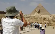 مصر تستقبل 19 مليون سائح في 2025 وتتوقع كسر حاجز 20 مليونا قريبا