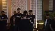 محمد أنور يعزي حمدي الميرغني في وفاة والده بعد حريق موقع تصوير بيت بابا 2