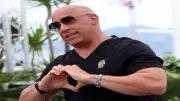 فين ديزل يحتفل بمرور 25 عاماً على The Fast and the furious بمشاركة النجوم