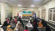 محافظ أسوان يمنح مهلة 3 أشهر لترخيص التوك توك ويشدد على الحملات التموينية