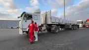 الهلال الأحمر يطلق قافلة «زاد العزة» بـ 3 آلاف طن مساعدات لغزة