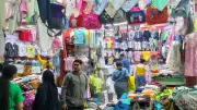 تخفيضات تصل إلى 30% في أسواق الملابس قبل عيد الأضحى