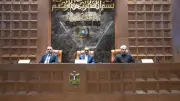 محافظ أسيوط يسلم تأشيرات الحج وملابس الإحرام لـ322 حاجًا من الجمعيات الأهلية