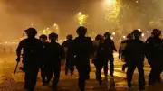 فرنسا تعتقل 400 شخص في اشتباكات بعد فوز سان جيرمان بدوري الأبطال