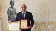 تكريم رئيس جامعة مدينة السادات بلقب الطبيب المثالي في يوم الطبيب المصري الـ48