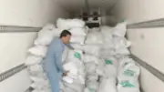 محافظ أسيوط: توزيع 5 أطنان لحوم و1250 وجبة غذائية للأسر الأولى بالرعاية