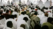 الأزهر يوضح 5 أعمال مستحبة في يوم الجمعة بينها التطيب والدعاء