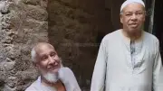 عم حمدي يوزع الفول النابت مجانا منذ 50 عاما في قنا