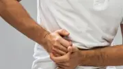 6 علامات تحذيرية لحصوات الكلى.. متى يتحول الألم إلى خطر يهدد صحتك؟