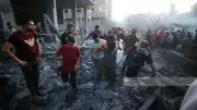 7 شهداء و50 مصابا في غارات إسرائيلية على غزة واغتيال قائد عسكري لحماس