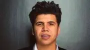 تأجيل محاكمة متهم بسب وقذف المطرب عمر كمال إلى 8 يونيو
