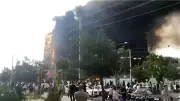 ارتفاع ضحايا حريق مركز أرجوان التجاري بطهران لـ8 قتلى و36 مصاباً
