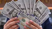 متوسط سعر الدولار في مصر يرتفع 95 قرشا خلال أسبوع ليصل إلى 53.61 جنيه