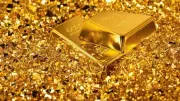 ارتفاع طفيف في عقود الذهب الآجلة وتذبذب الأسعار عالمياً