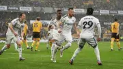 ليدز يونايتد يتغلب على بيرنلي بثلاثية في الدوري الإنجليزي