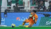 مهمة نارية تنتظر ياسين بونو مع الهلال.. هل يصمد أمام طوفان السومة؟