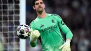 ريال مدريد يحسم موقف كورتوا من المشاركة في الكلاسيكو بعد التعافي