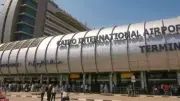 المصرية للمطارات تنفي حظر الكراتين وتتوعد مروجي الشائعات قانونياً