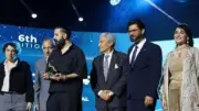 عائشة لا تستطيع الطيران يفوز بجائزة أفضل فيلم بمهرجان عنابة