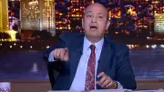 عمرو أديب يهاجم انهيار الوعي ويدعو للتمسك بالعلم