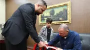 الخطيب يزور مشجع الأهلي المصاب بعد ثلاثية القمة في لفتة إنسانية