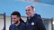مصطفى فتحي يحضر تدريب بيراميدز ويدعم الفريق قبل مواجهة سيراميكا