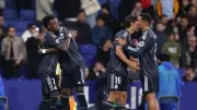 ضحكة ساخرة من نجم ريال مدريد تثير الجدل قبل الكلاسيكو