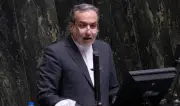 وزيرا خارجية إيران وباكستان يبحثان الجهود الدبلوماسية لإنهاء الحرب